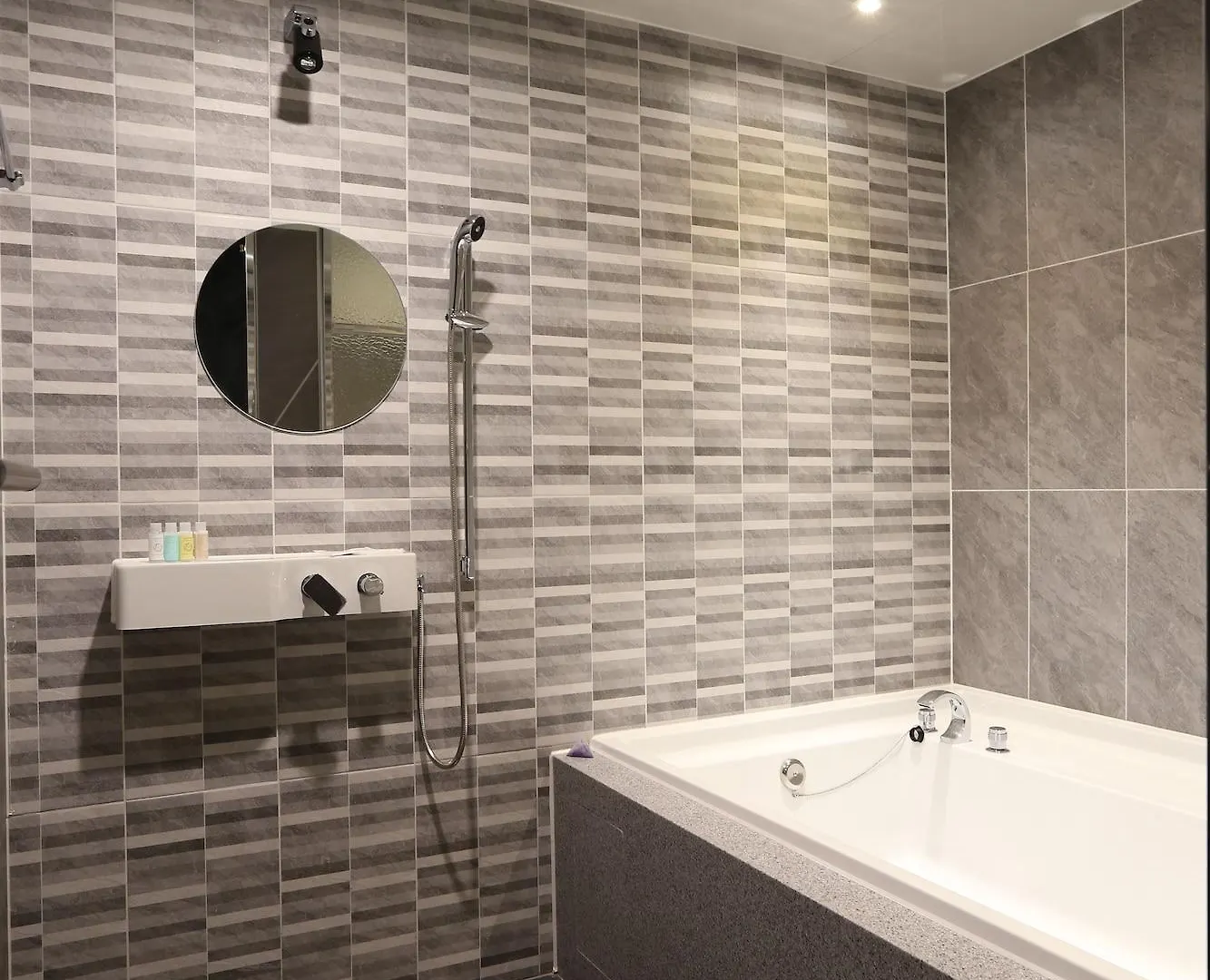 Le Idea Hotel Busan Station 2*,